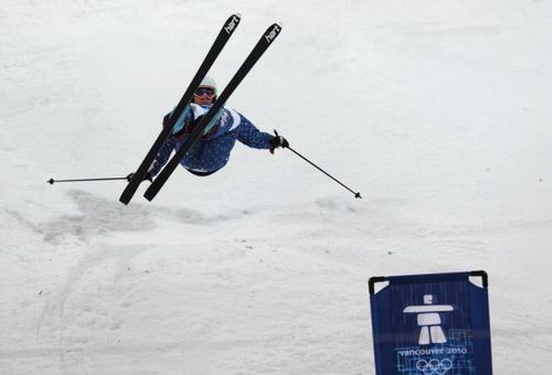 Американець Патрік Денін падає у фіналі фристайлу 14 лютого. (AFP / Getty Images / Mark Ralston)<p>06) Шведка Аня Персон падає, перетинаючи фінішну лінію. (AP / Charlie Riedel)